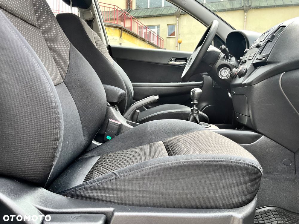 Hyundai i30 1.4 Team 08 - 12