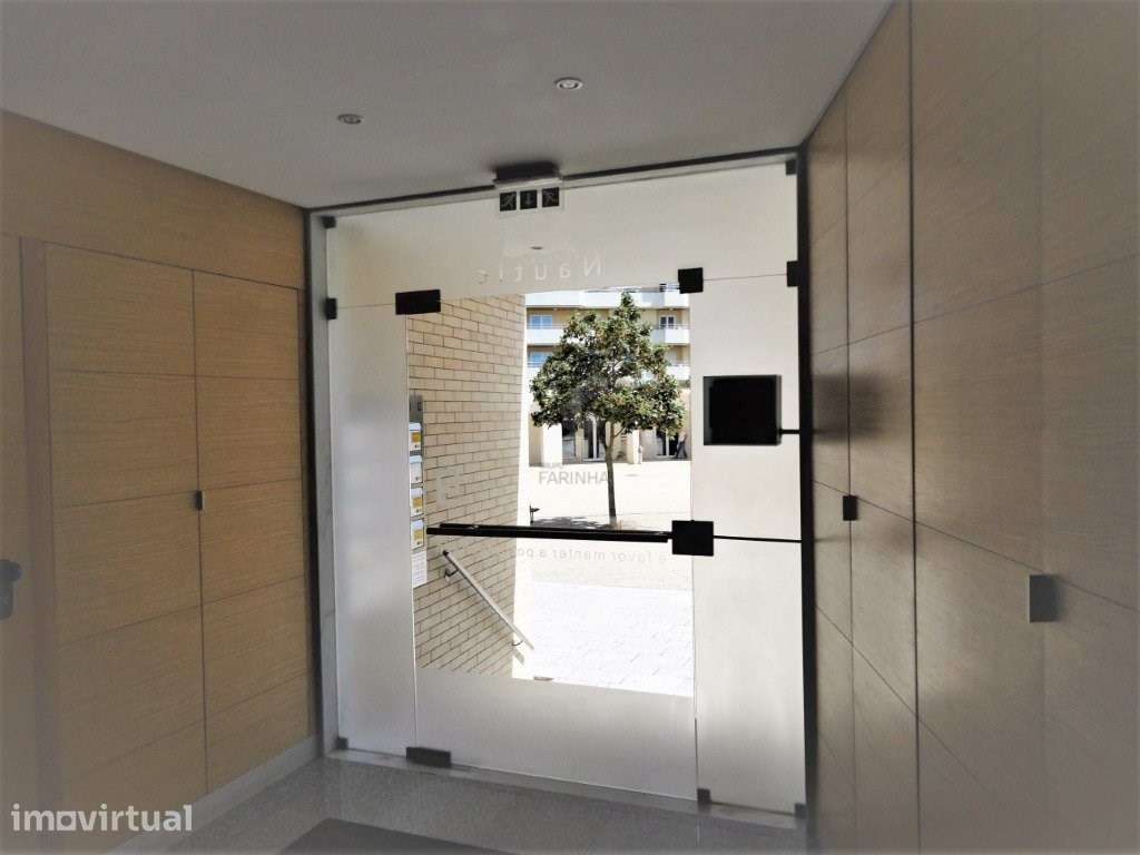 Excepcional T3 Duplex com vista para o rio Tejo - Grande imagem: 2/23