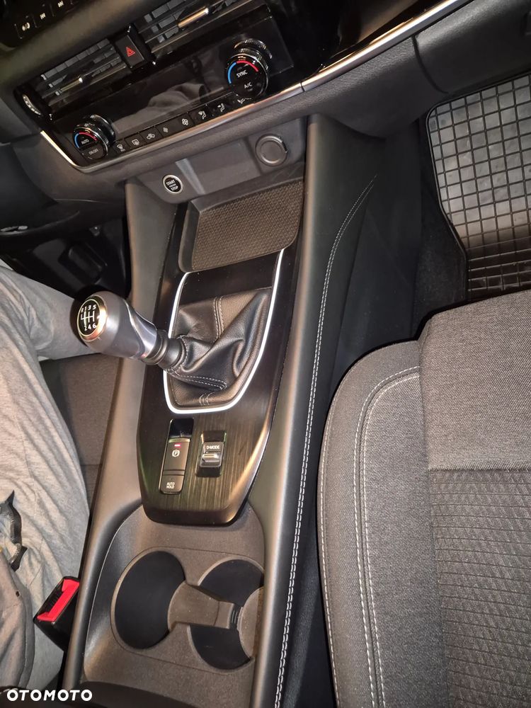 Nissan Qashqai 1.3 DIG-T N-CONNECTA - 26