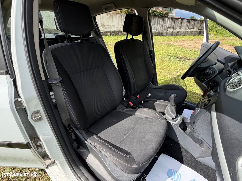 Renault Clio 1.5 dCi Dynamique S - 42