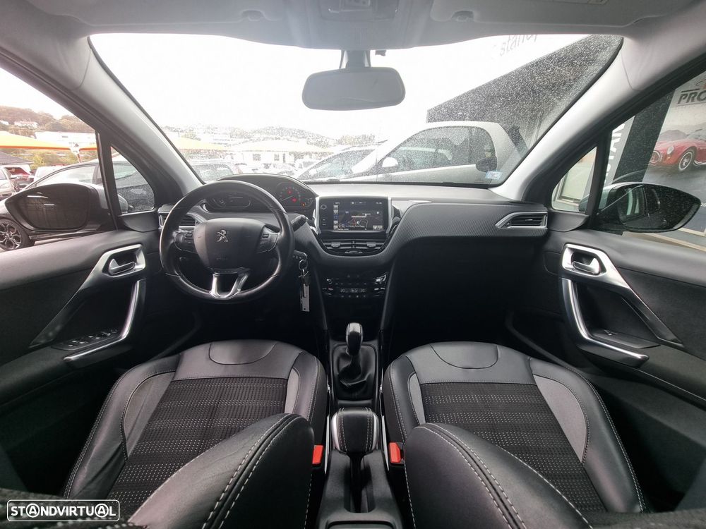 Peugeot 2008 1.2 PureTech Allure - 6