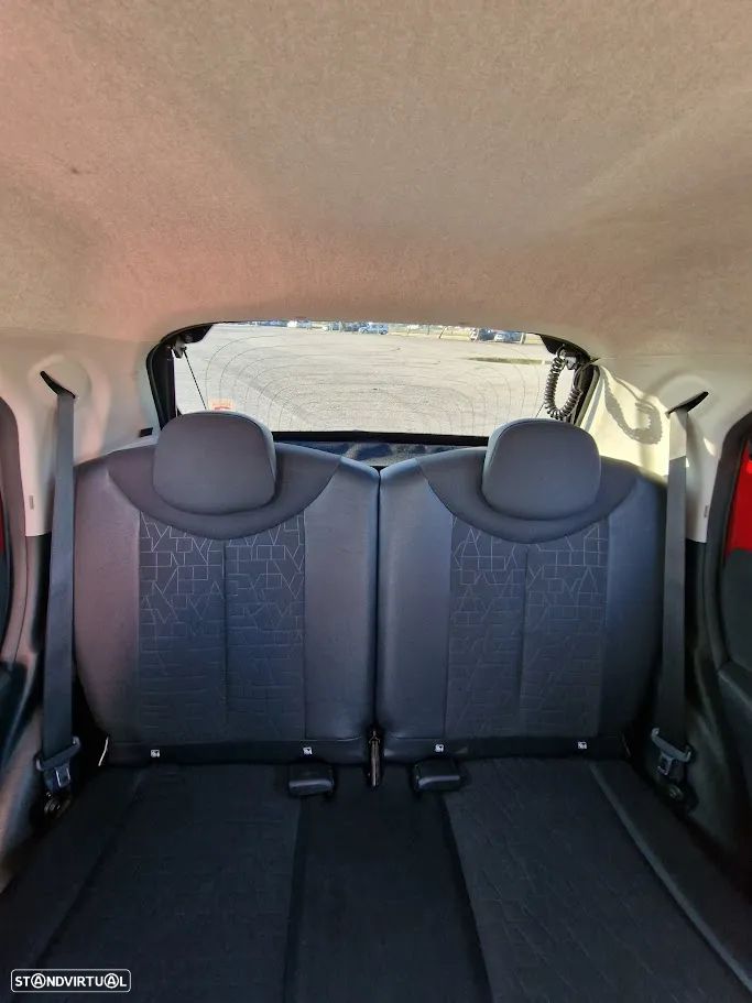 Toyota Aygo 1.0 X-Clusiv Red - 12