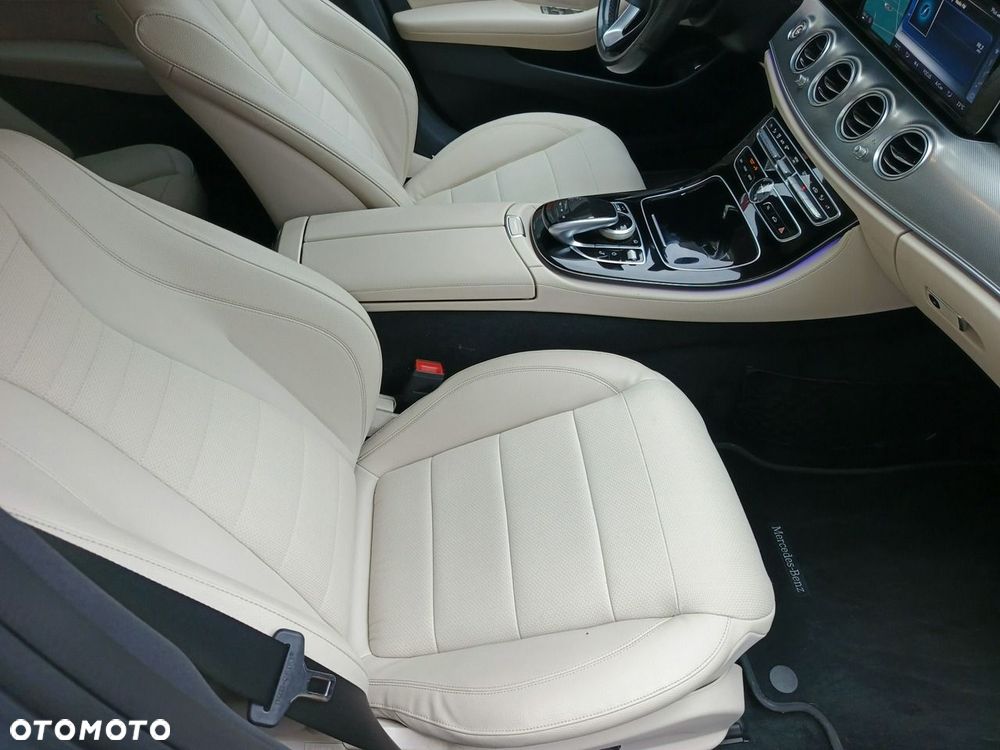 Mercedes-Benz Klasa E 220 d 9G-TRONIC - 21