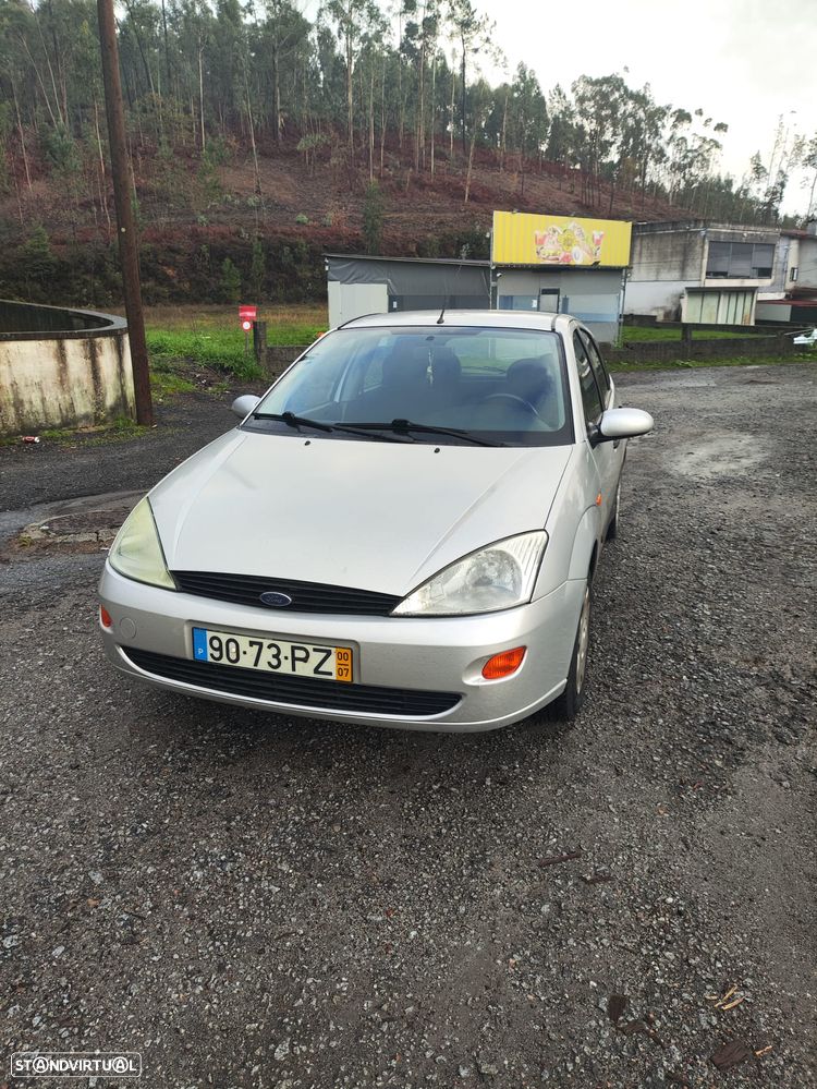 Ford Focus 1.4 Ambiente - 2