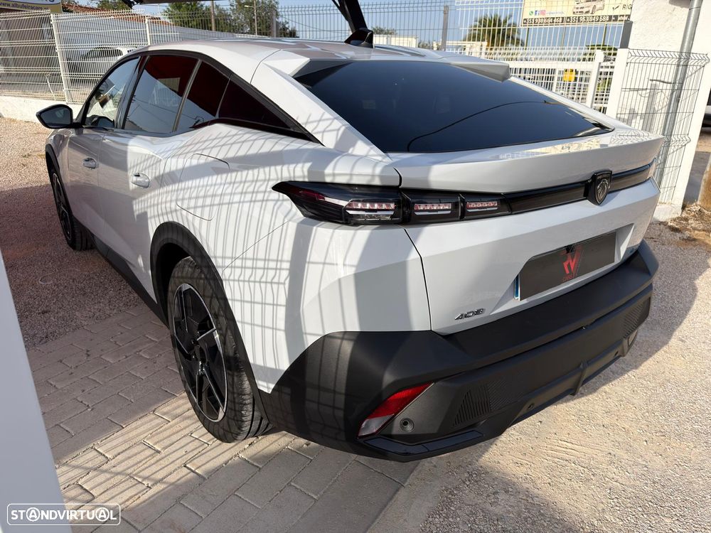 Peugeot 408 1.6 Hybrid Allure e-EAT8 - 24