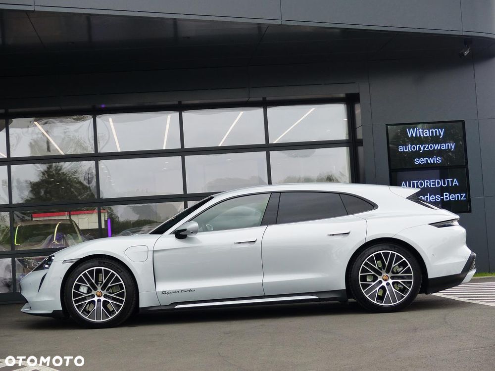 Porsche Taycan Turbo - 9