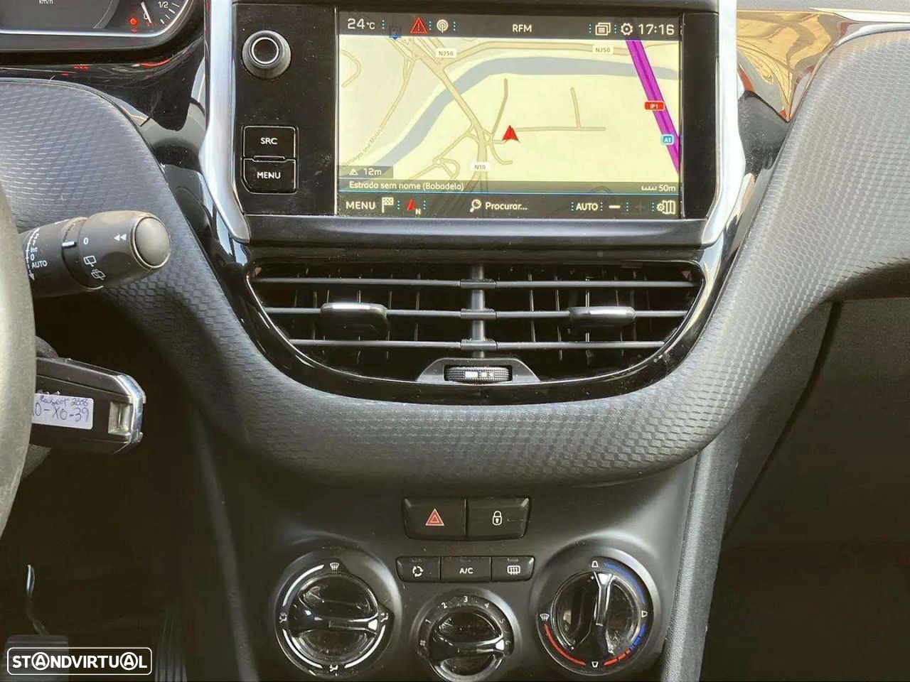 Peugeot 2008 - 12