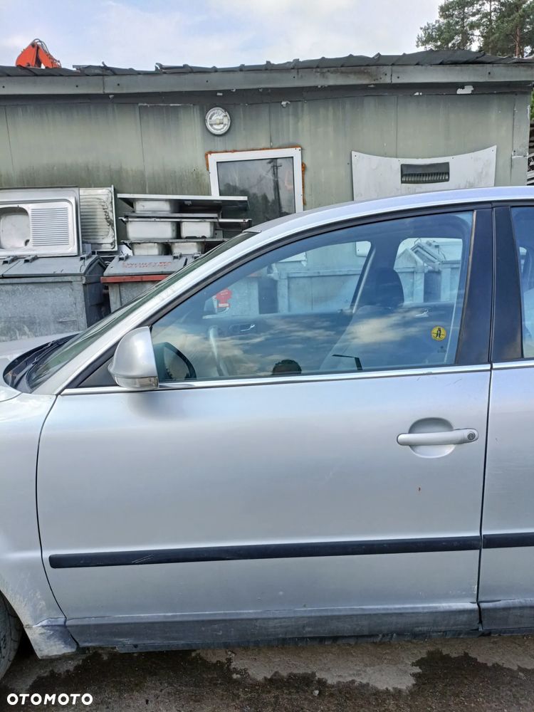 VOLKSWAGEN PASSAT B5 96-05 2004 r. LIFT SEDAN LA7W drzwi lewy przód LP * - 2