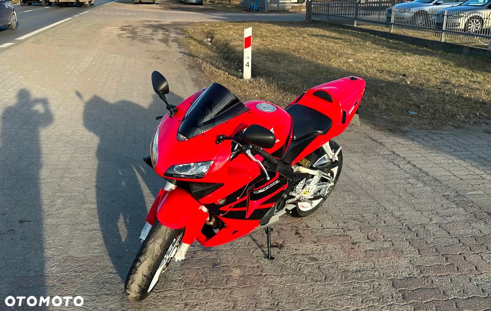 Honda CBR - 3