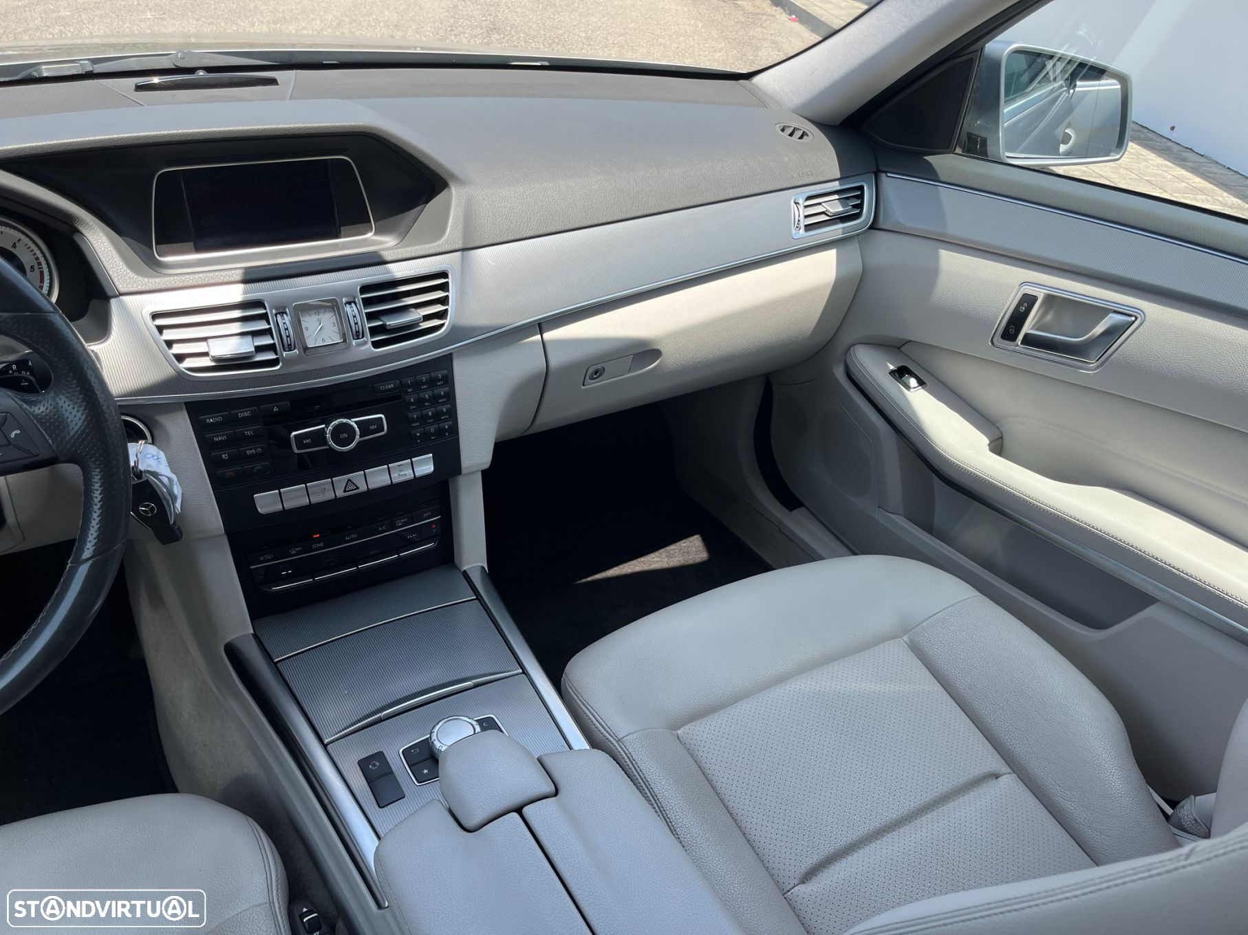 Mercedes-Benz E 300 Bluetec Hybrid Avantgarde - 33
