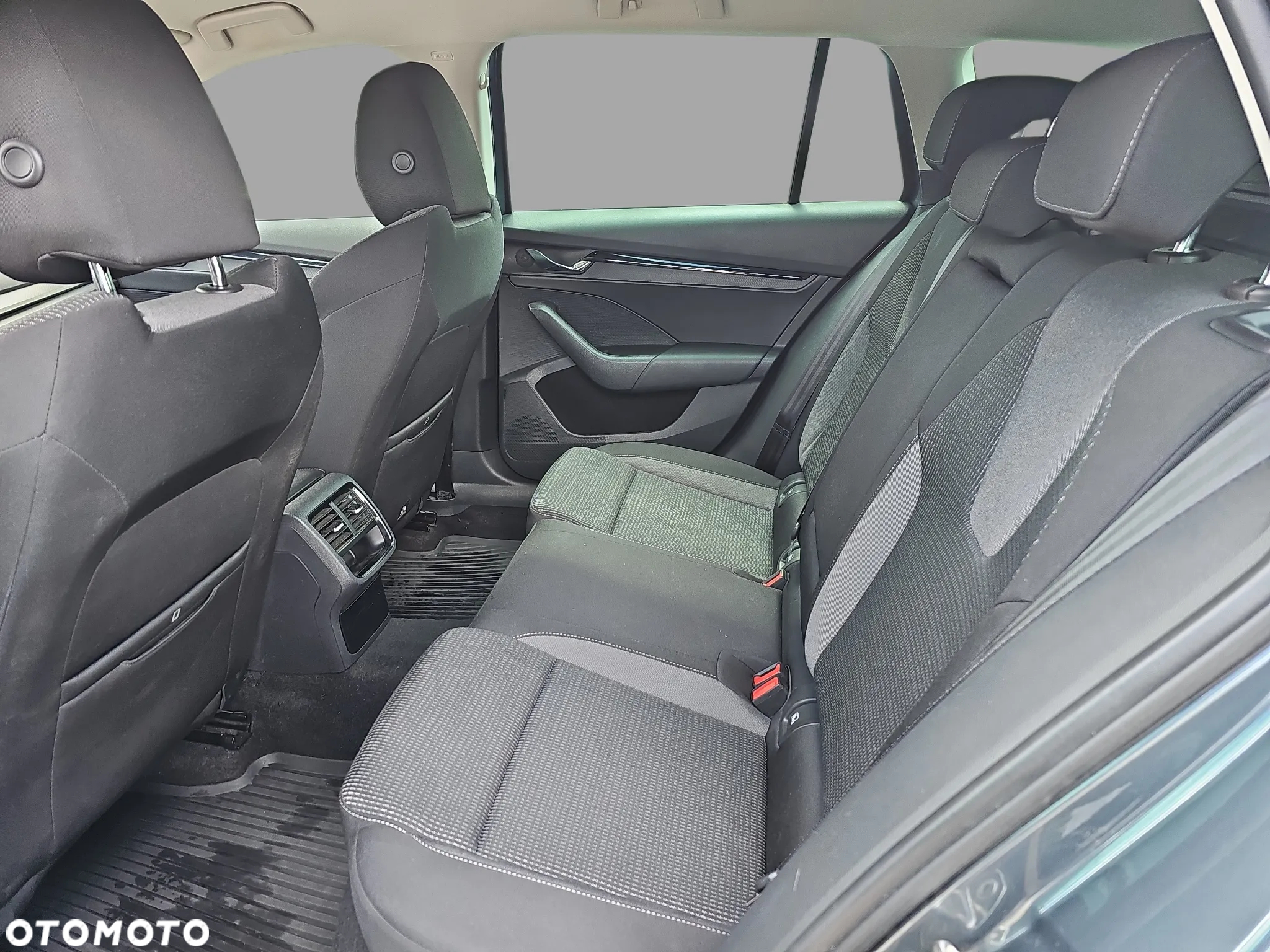 Skoda Octavia 2.0 TDI Ambition DSG - 13