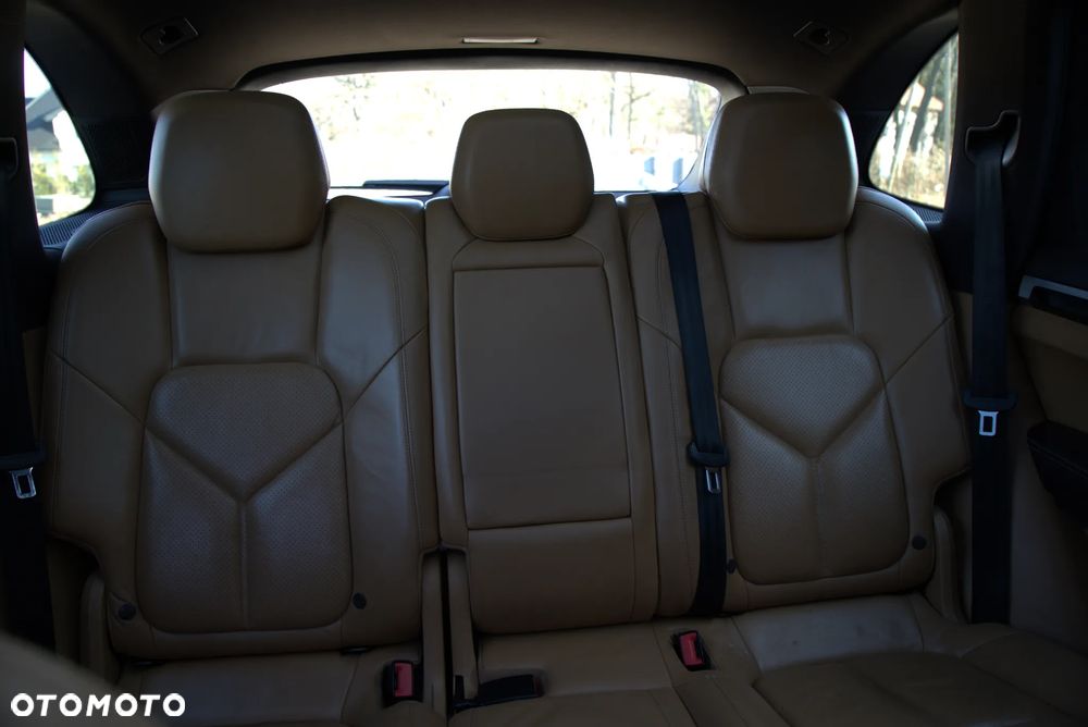 Porsche Cayenne - 13
