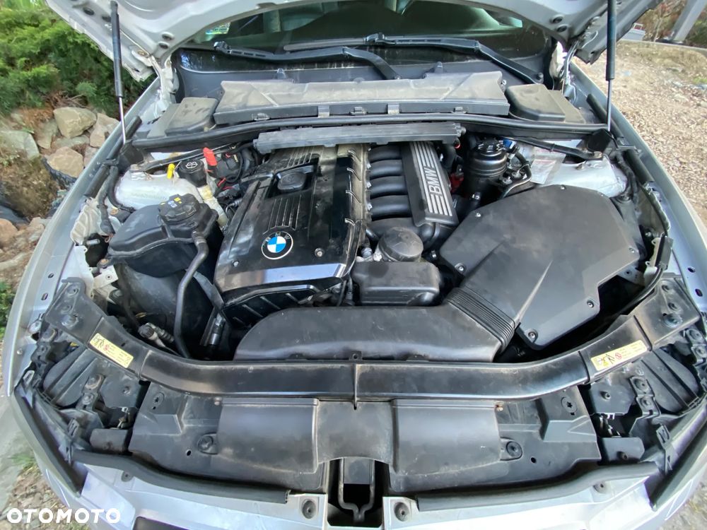 BMW Seria 3 325i - 14