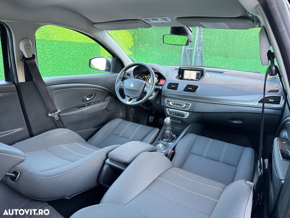 Renault Megane dCi 110 FAP Paris - 8