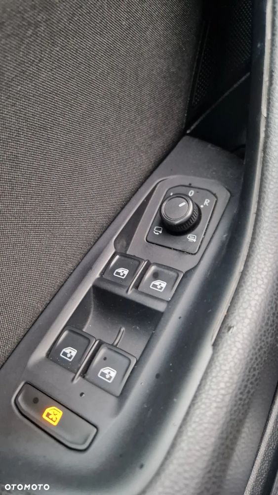 Volkswagen Passat Variant 2.0 TDI (BlueMotion Technology) Comfortline - 12