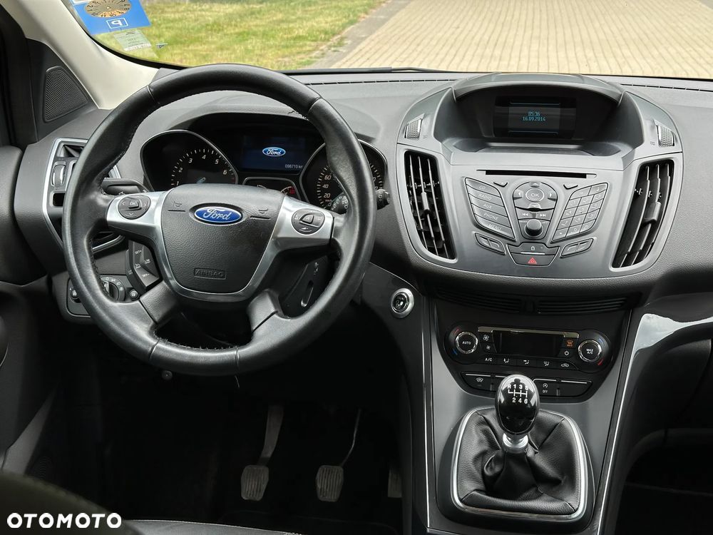 Ford Kuga 1.6 EcoBoost 2x4 Titanium - 10