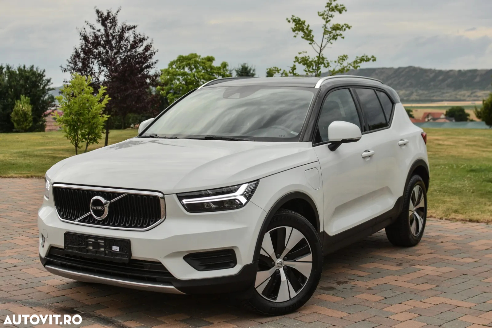 Volvo XC 40 Recharge T5 Twin Engine AT7 R-Design - 2