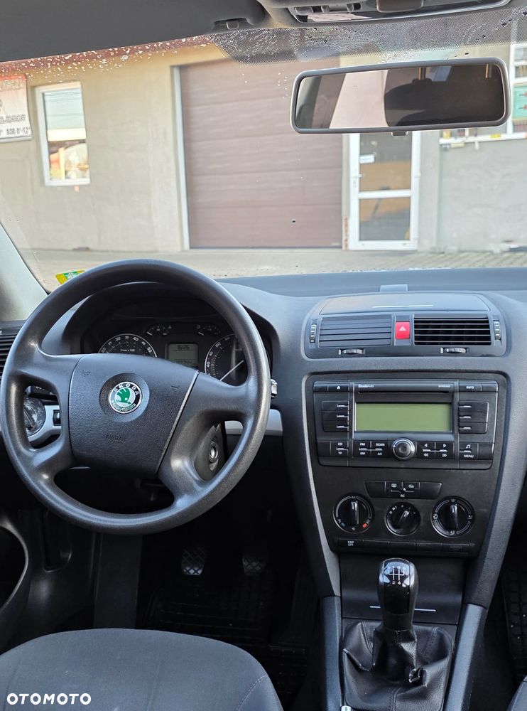 Skoda Octavia 1.6 Combi - 7