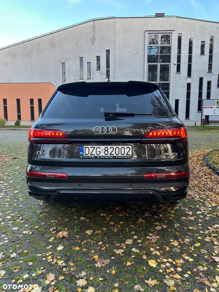 Audi Q7 - 7