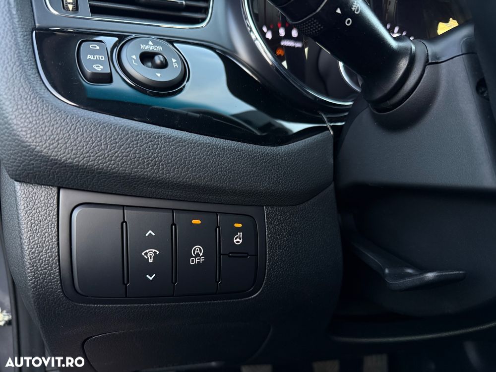 Kia Ceed 1.6 CRDi ISG Mind - 12