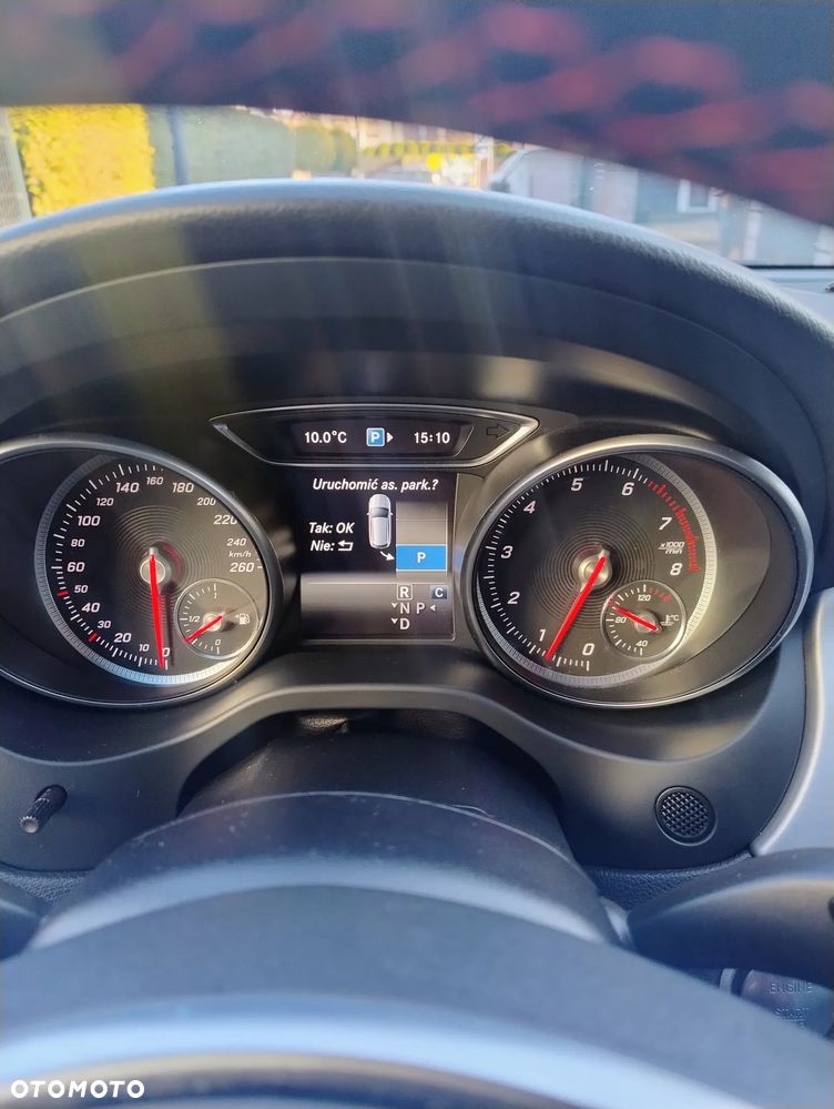 Mercedes-Benz CLA 180 7G-DCT UrbanStyle Edition - 25