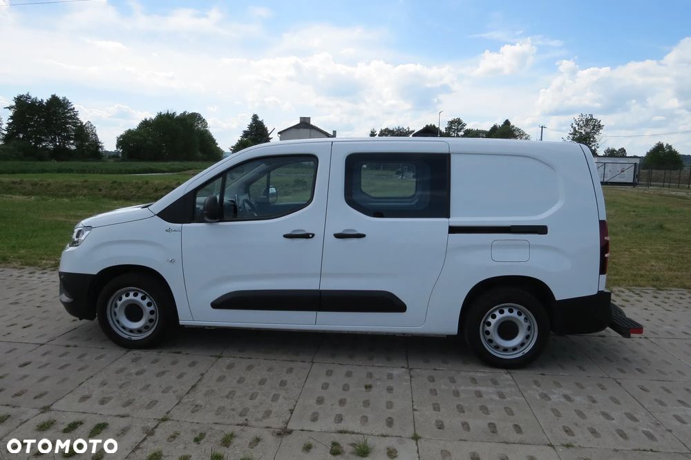 Toyota Proace City 1.2 D-4t 130km A/t Long Brygadówka - 12