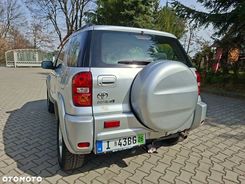 Toyota RAV4 4x4 Edition - 8