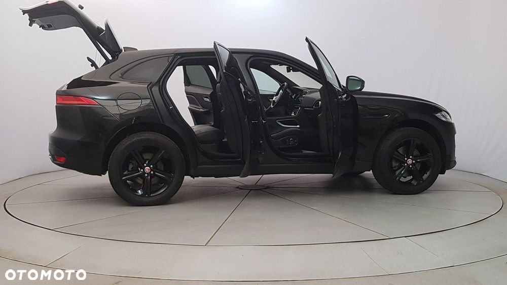 Jaguar F-Pace - 12