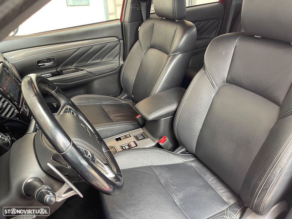 Mitsubishi Outlander - 13