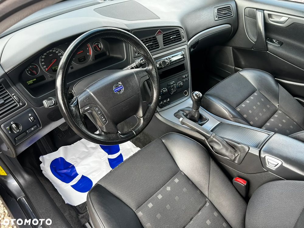 Volvo V70 2.4 Kinetic - 5