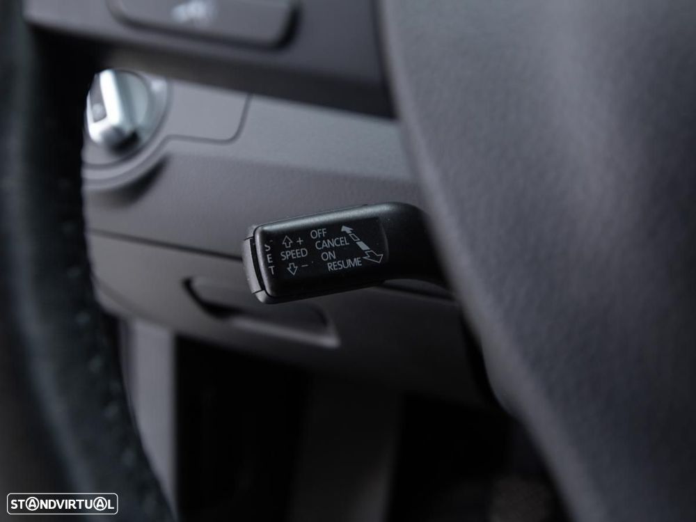 VW Passat Variant - 14