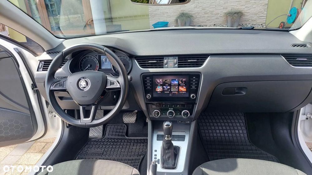 Skoda Octavia 1.6 TDI DSG Style - 16
