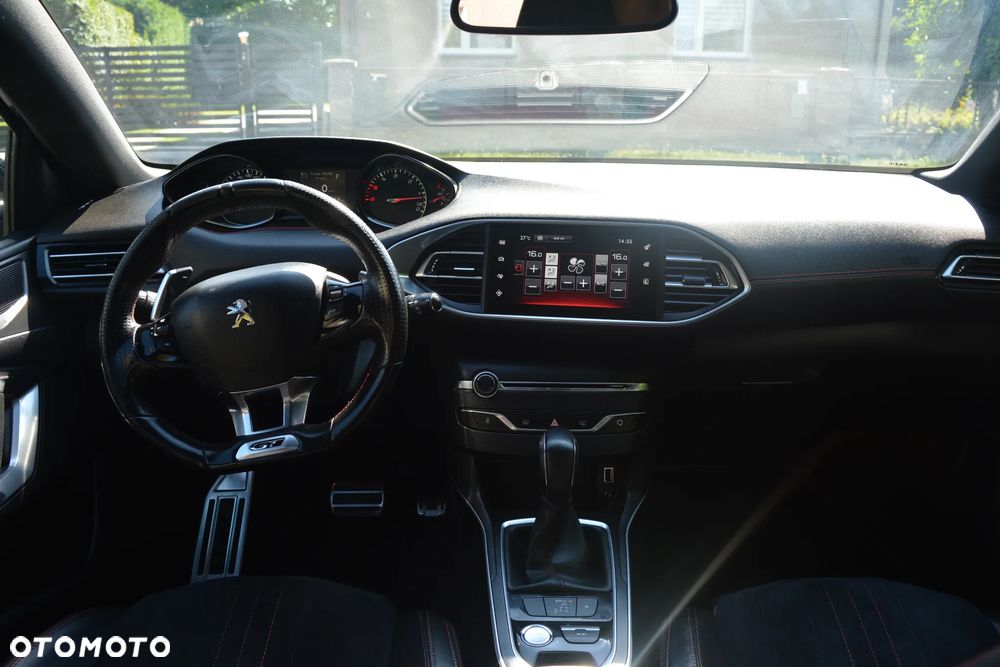 Peugeot 308 - 8