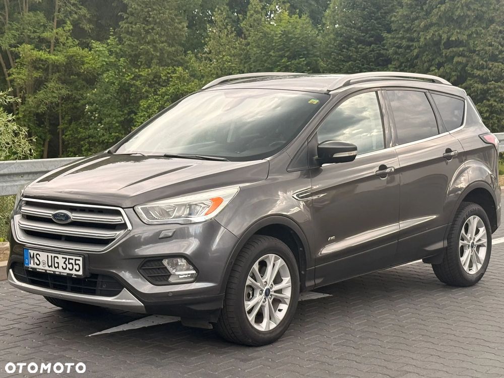 Ford Kuga - 1