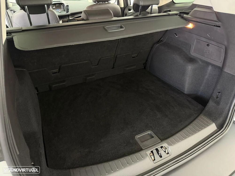 Ford Kuga 1.5 TDCi Vignale - 13