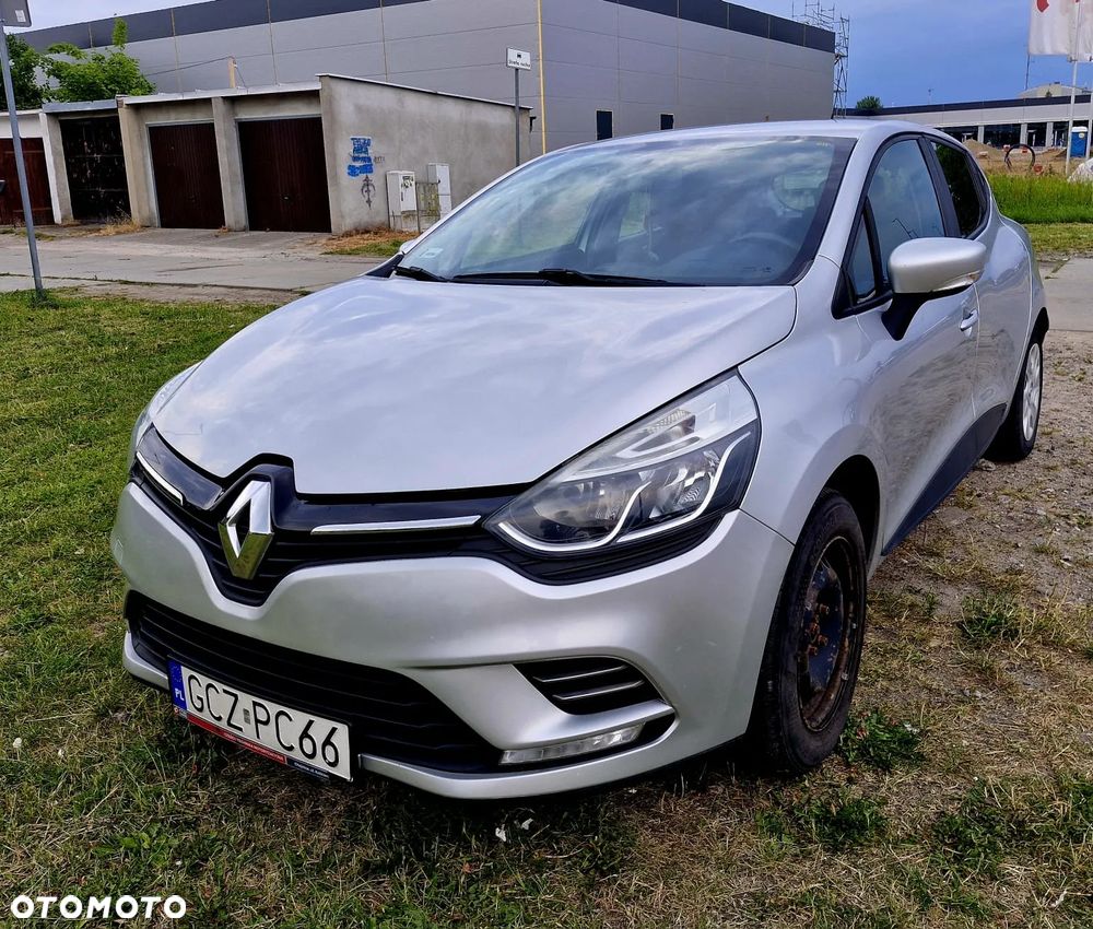 Renault Clio 1.2 16V Alize - 2