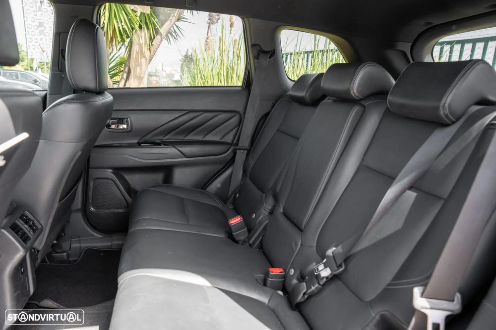 Mitsubishi Outlander 2.4 Instyle - 27