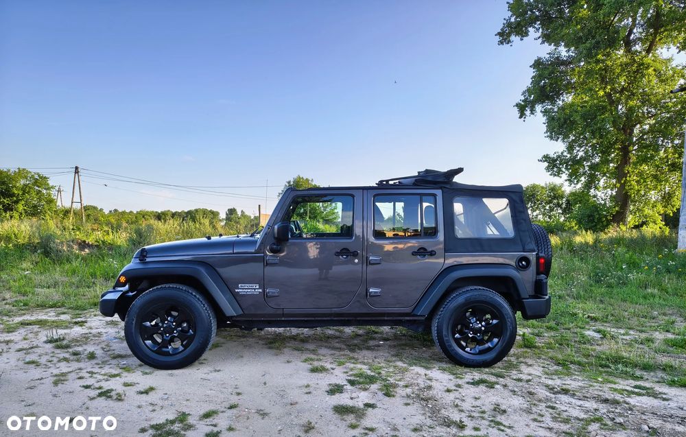 Jeep Wrangler - 8
