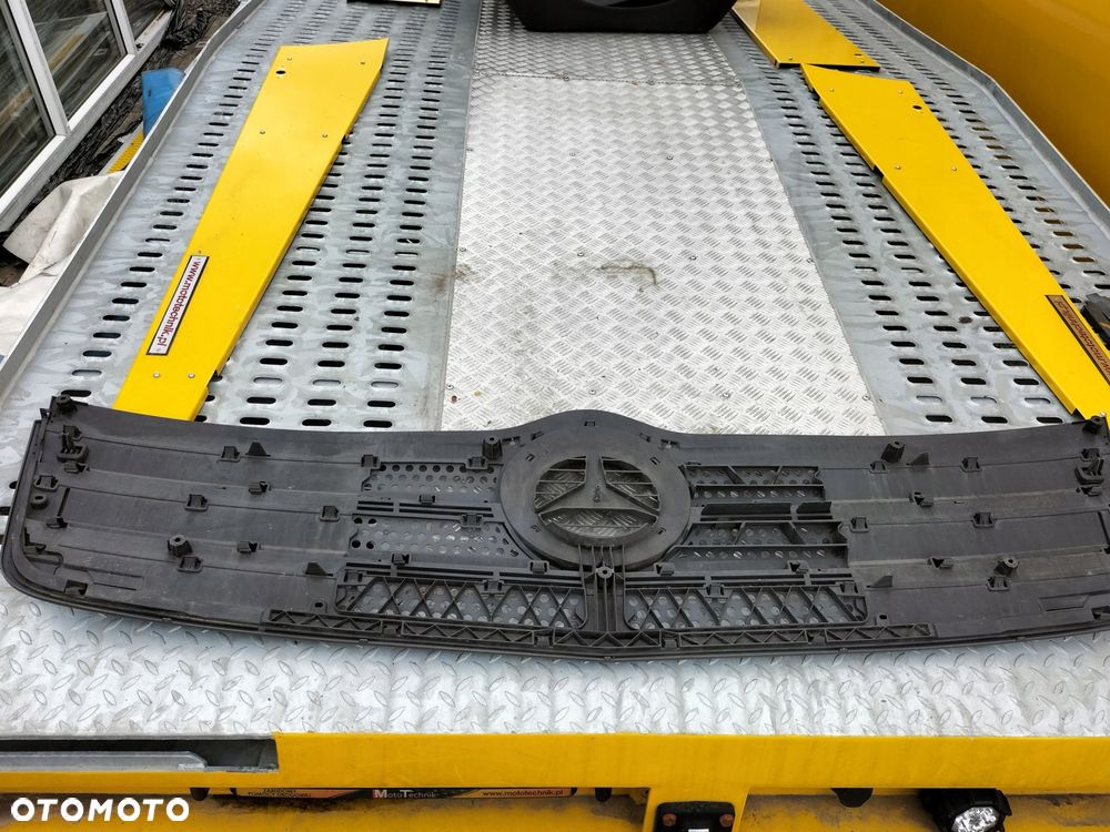 mercedes atego grill atrapa a9678800285 - 2