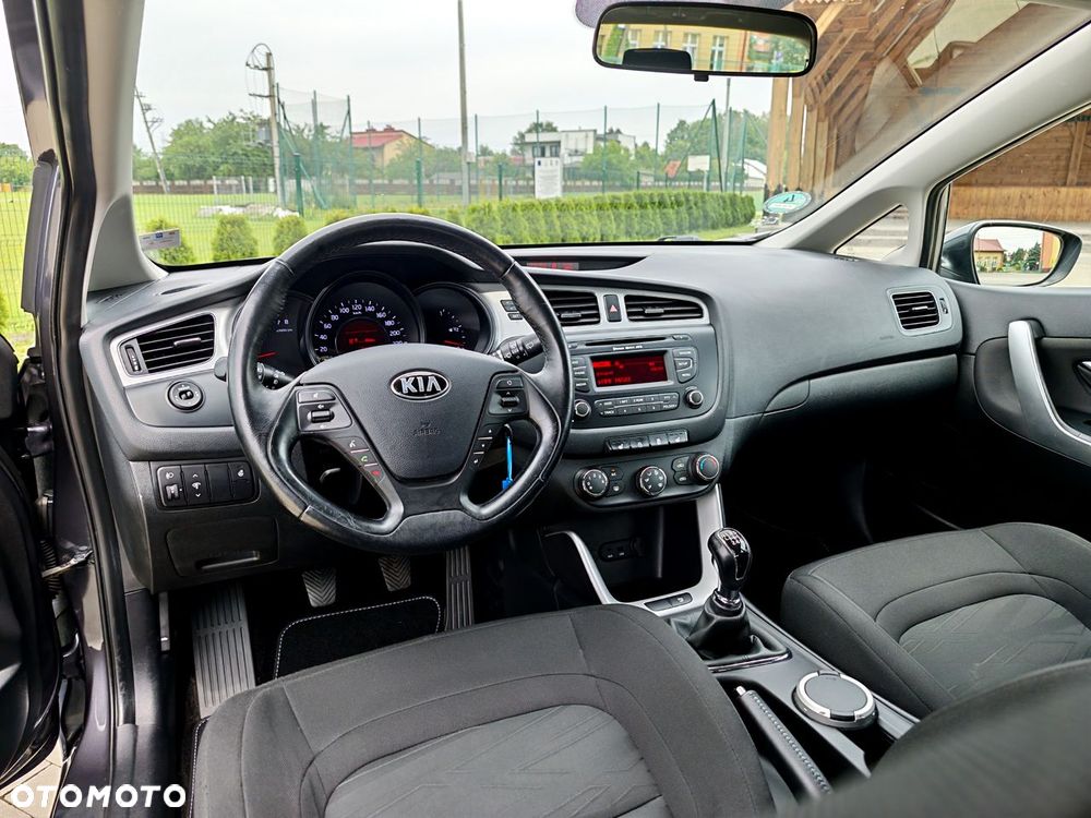 Kia Ceed - 25