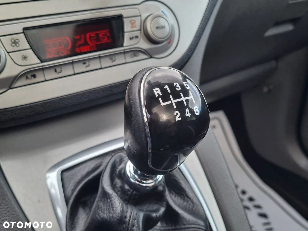 Ford Kuga 2.0 TDCi 4x4 Titanium - 15