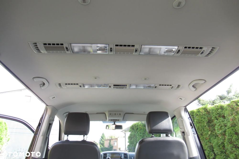 Volkswagen Multivan - 36