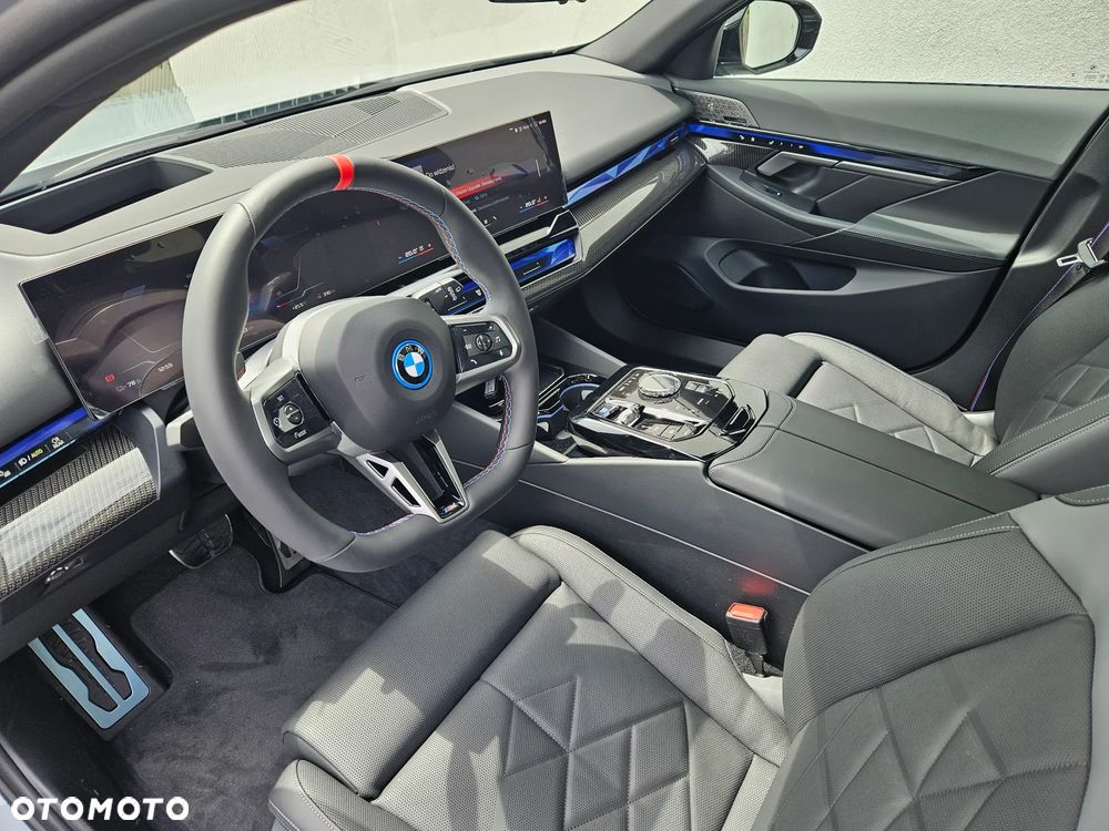 BMW i5 83.9kWh M60 xDrive - 12