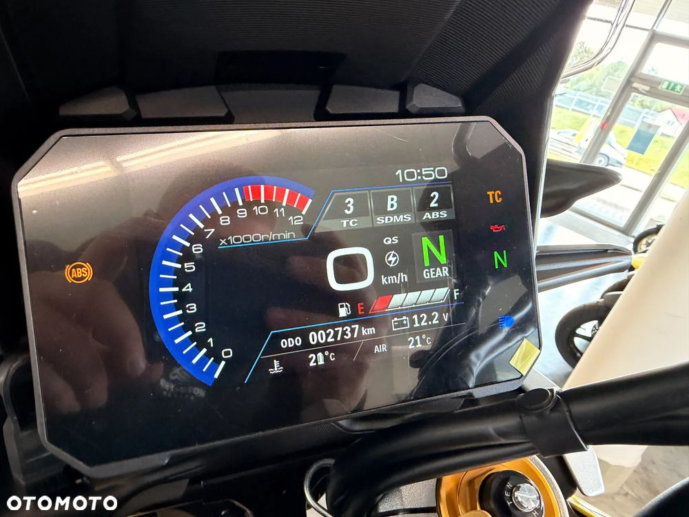 Suzuki V-STROM - 9