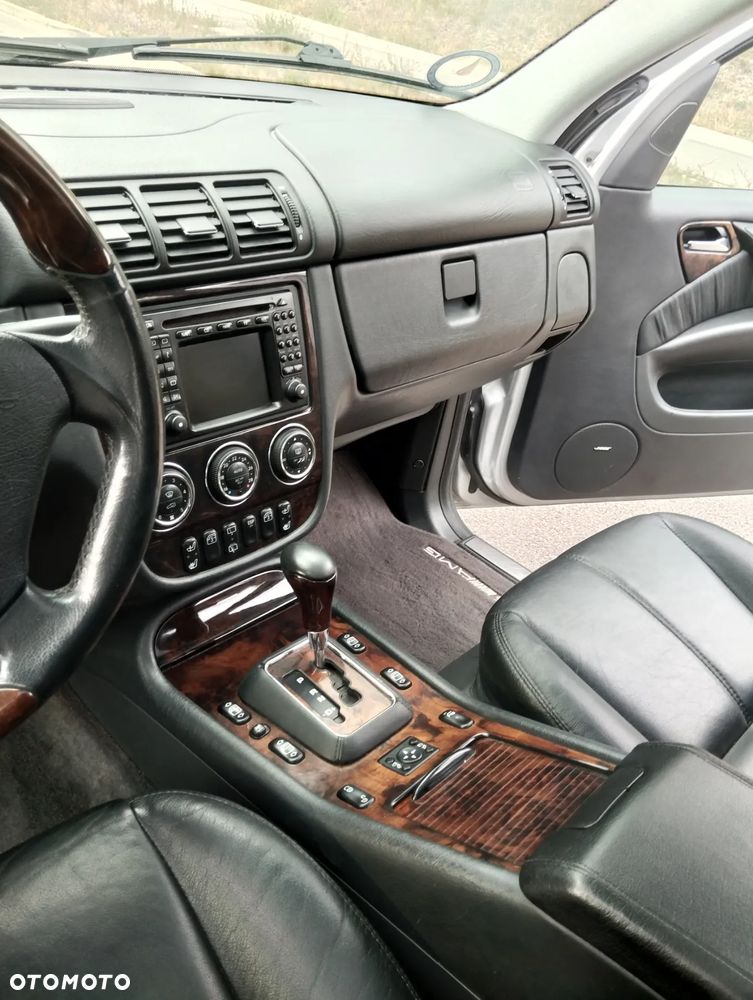 Mercedes-Benz ML 55 AMG - 15