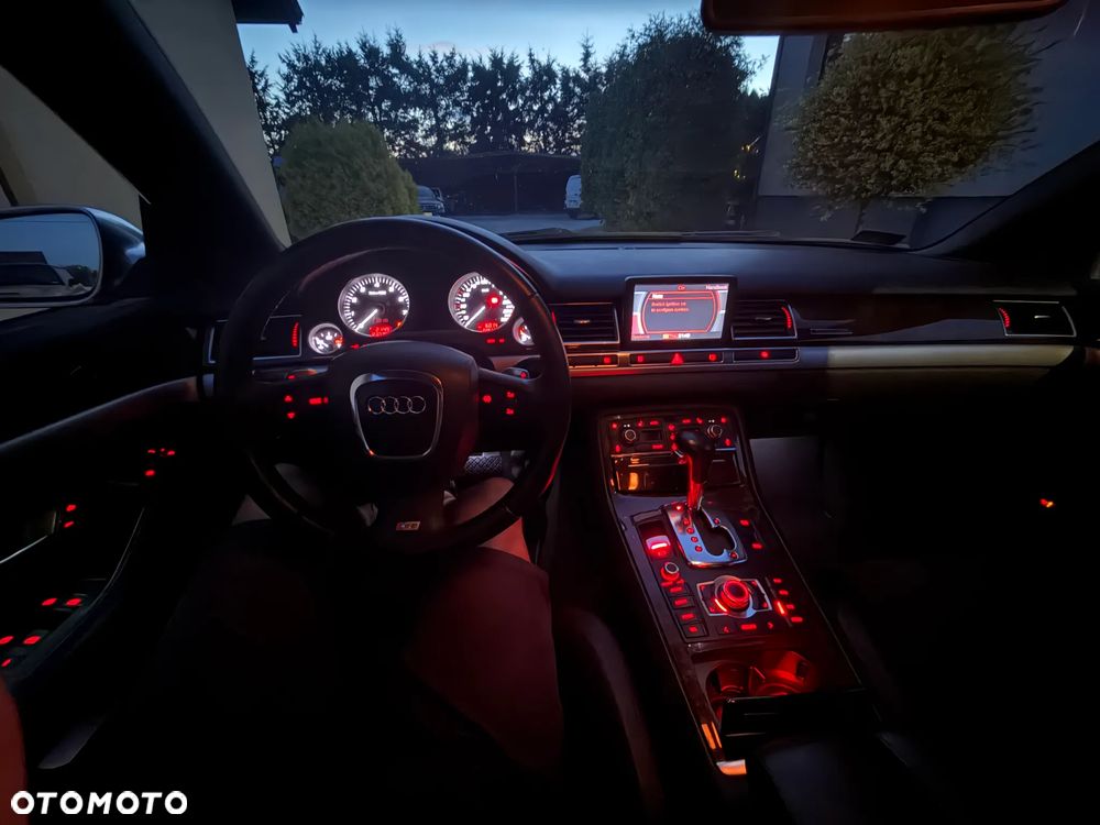 Audi S8 - 28