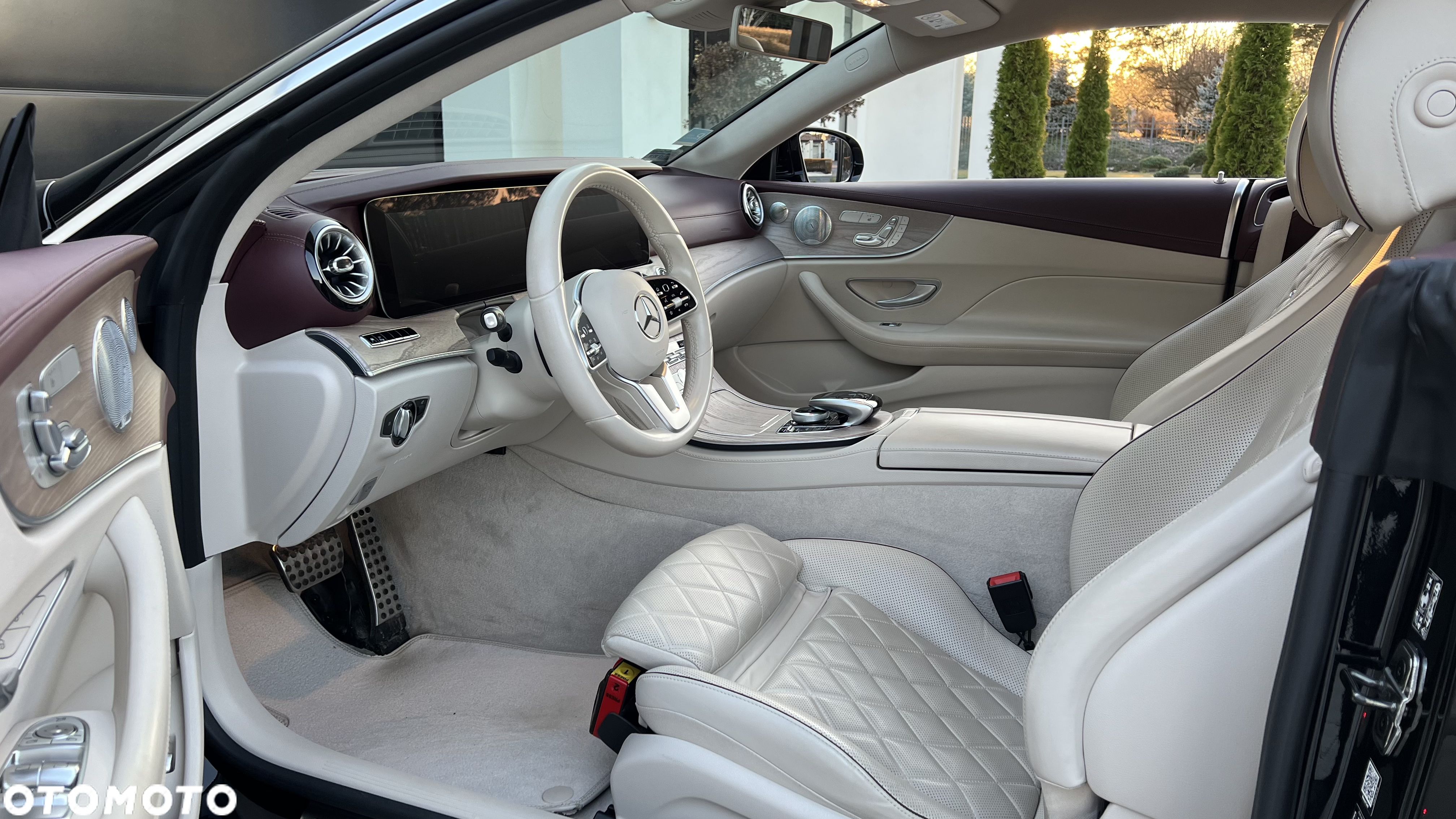 Mercedes-Benz Klasa E 300 Coupe 9G-TRONIC - 17