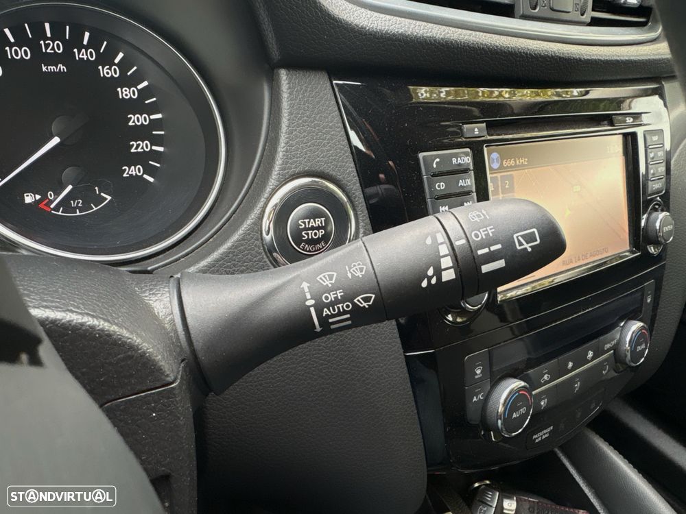 Nissan Qashqai 1.5 dCi N-Connecta 18 - 22