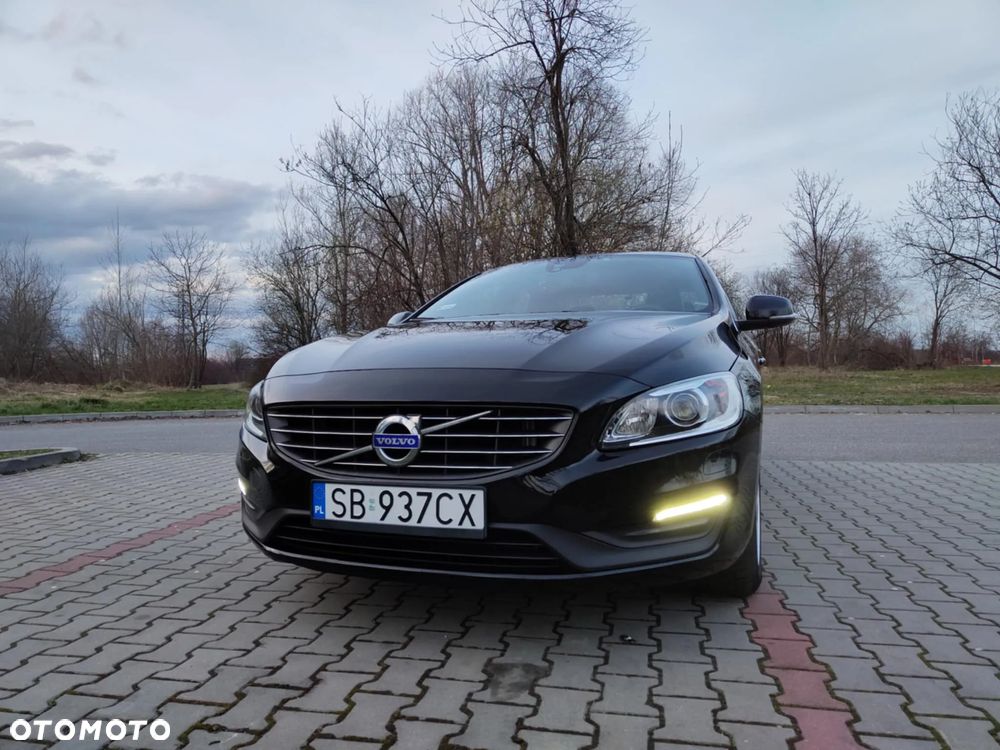 Volvo S60 D3 Drive-E Momentum - 1