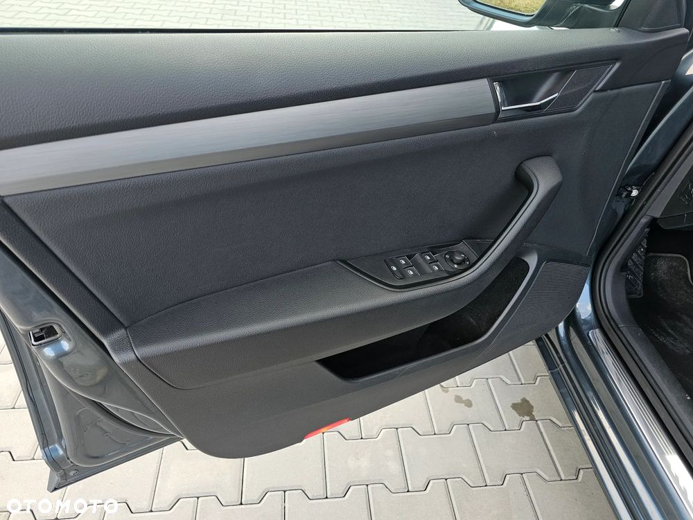Skoda Superb 1.6 TDI DSG Style - 22